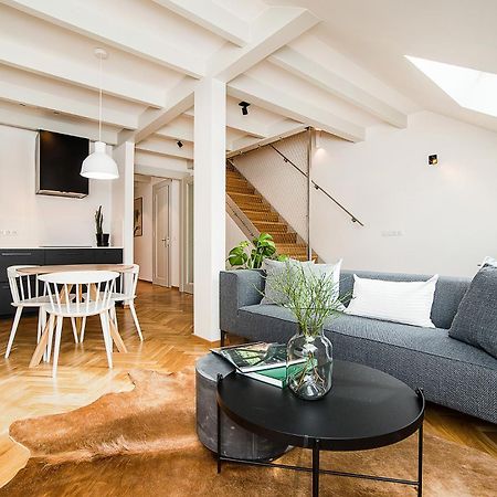 Large And Modern Apartment In The Heart Of Praag Buitenkant foto