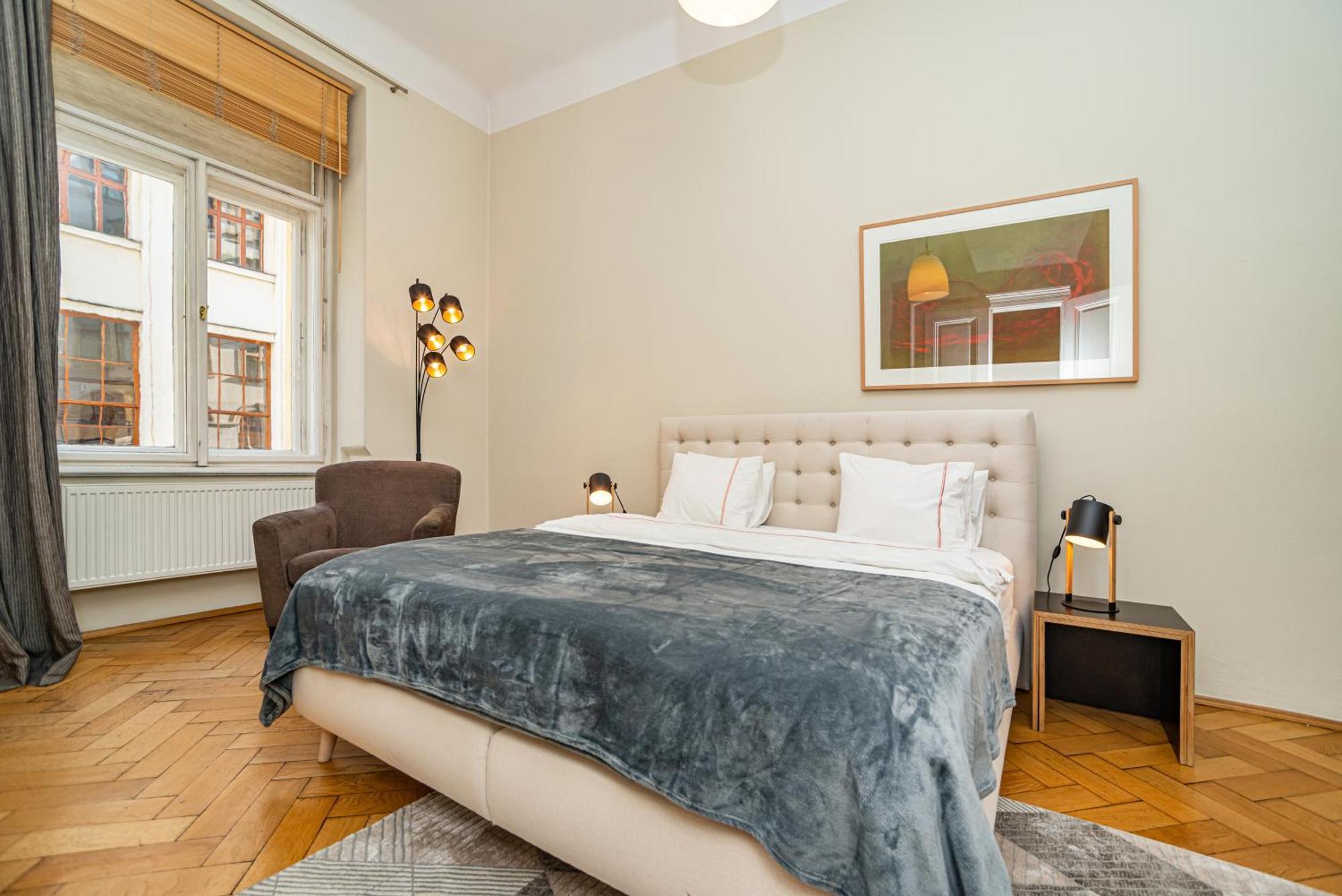 Large And Modern Apartment In The Heart Of Praag Buitenkant foto
