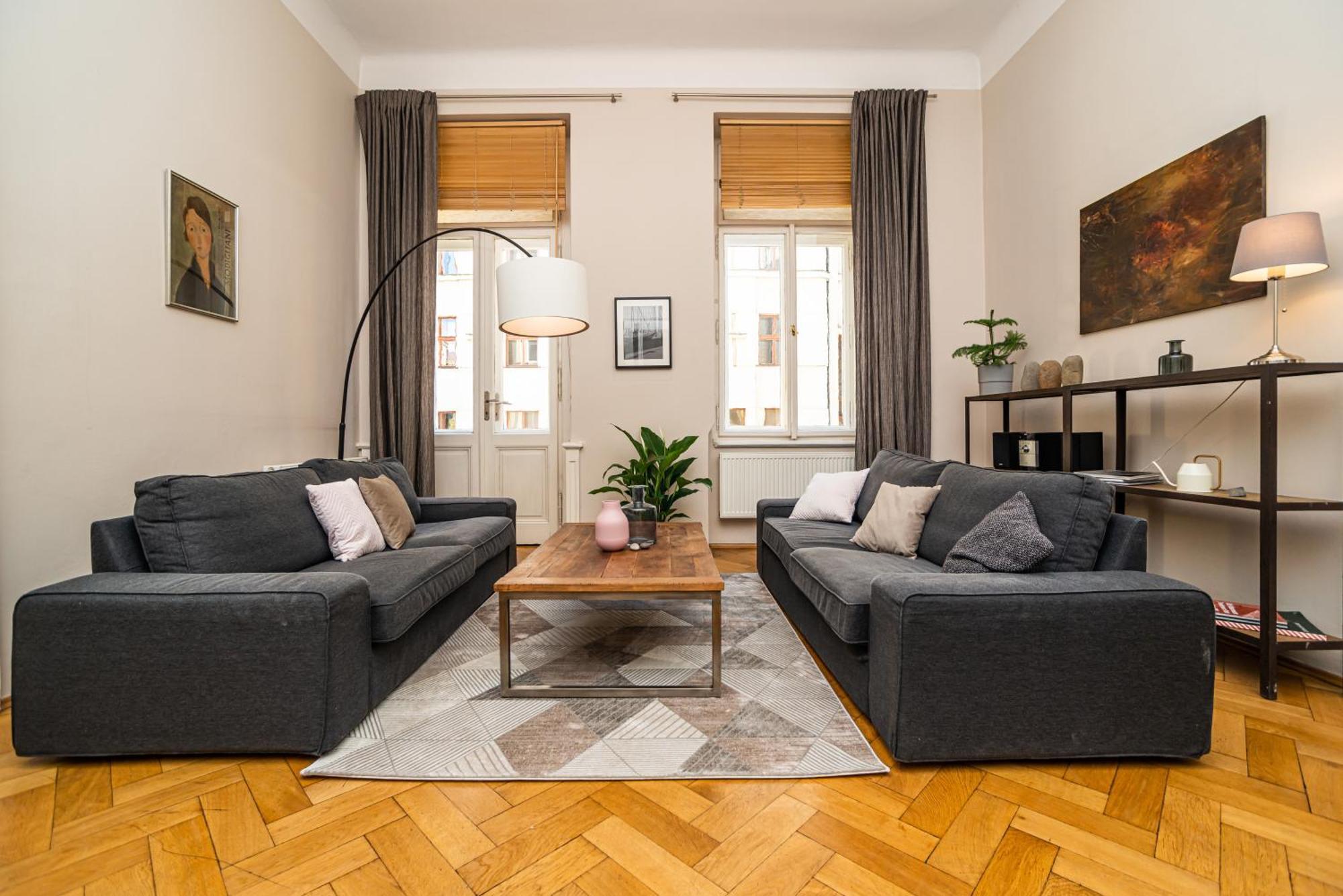 Large And Modern Apartment In The Heart Of Praag Buitenkant foto