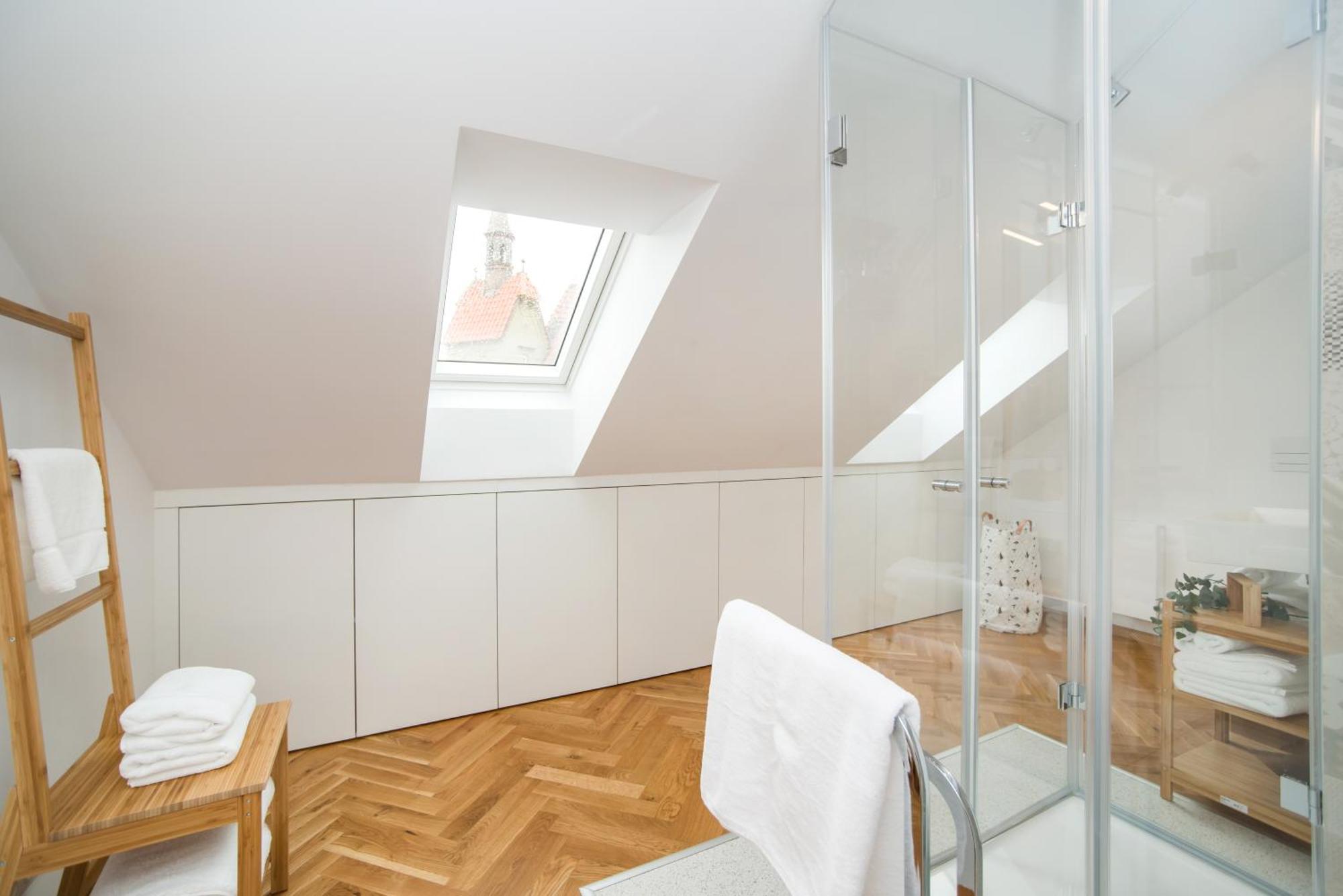 Large And Modern Apartment In The Heart Of Praag Buitenkant foto