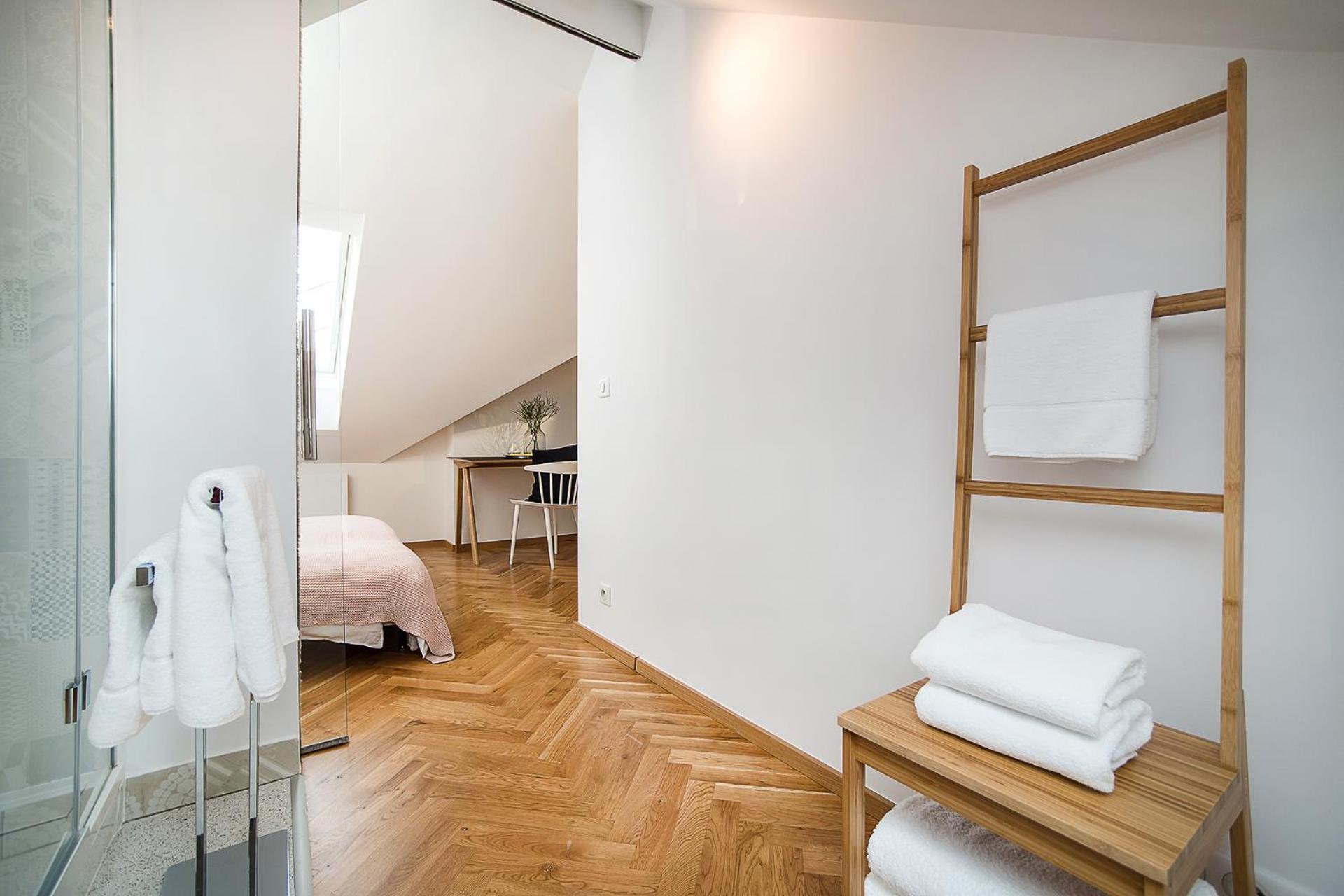Large And Modern Apartment In The Heart Of Praag Buitenkant foto