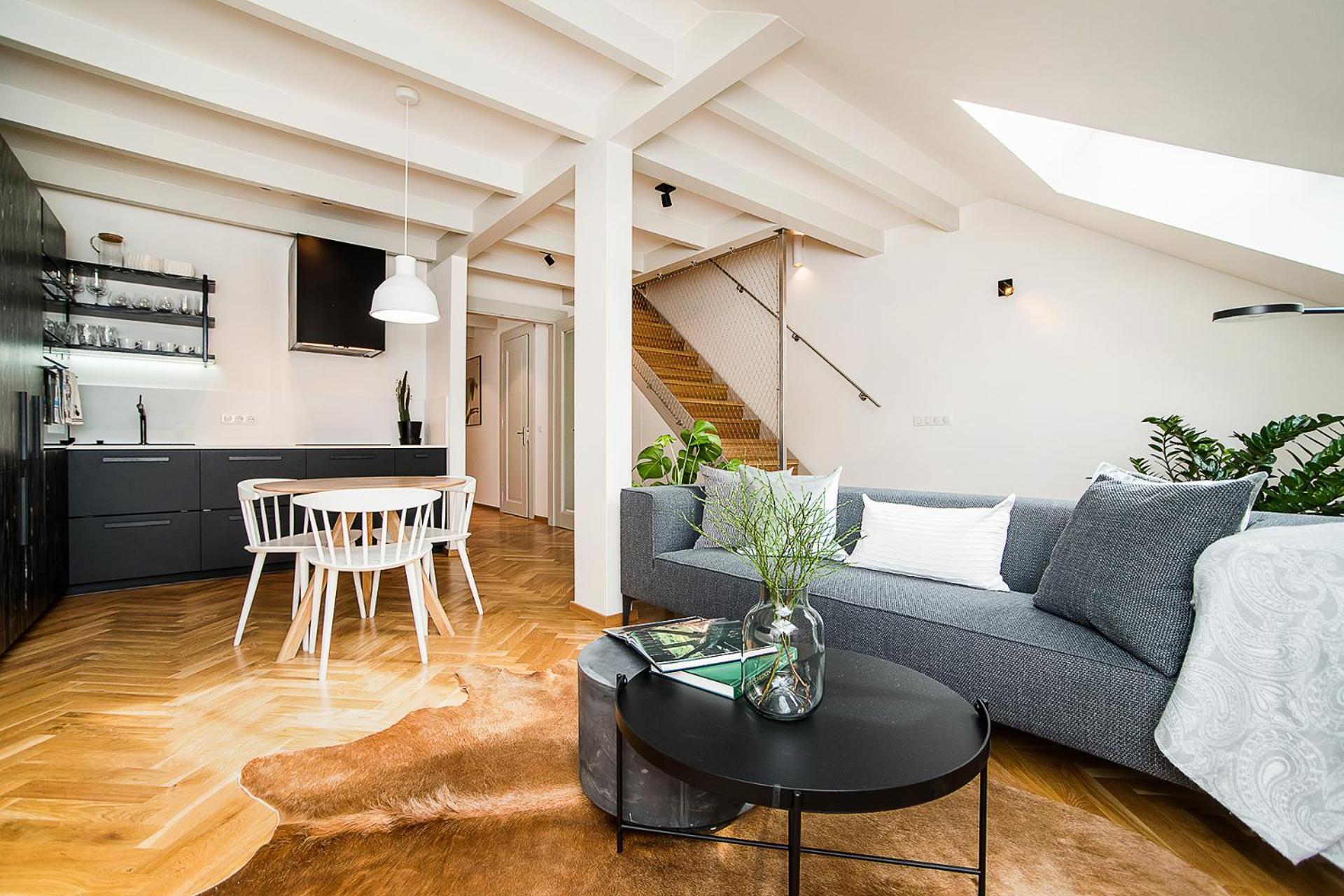 Large And Modern Apartment In The Heart Of Praag Buitenkant foto