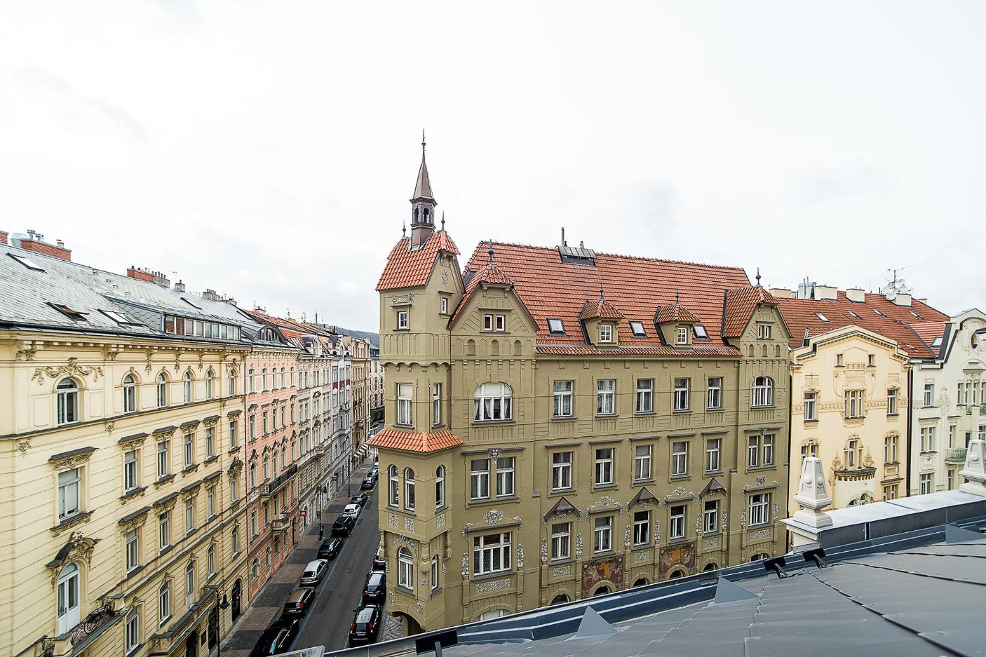 Large And Modern Apartment In The Heart Of Praag Buitenkant foto